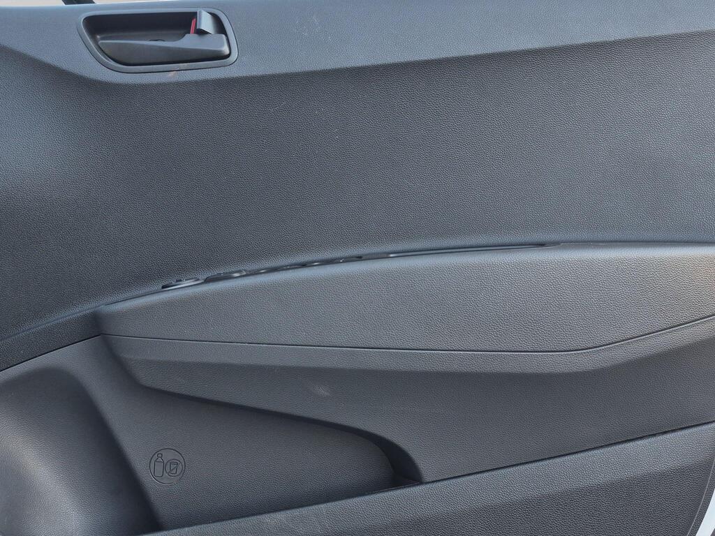 Hyundai i10 24