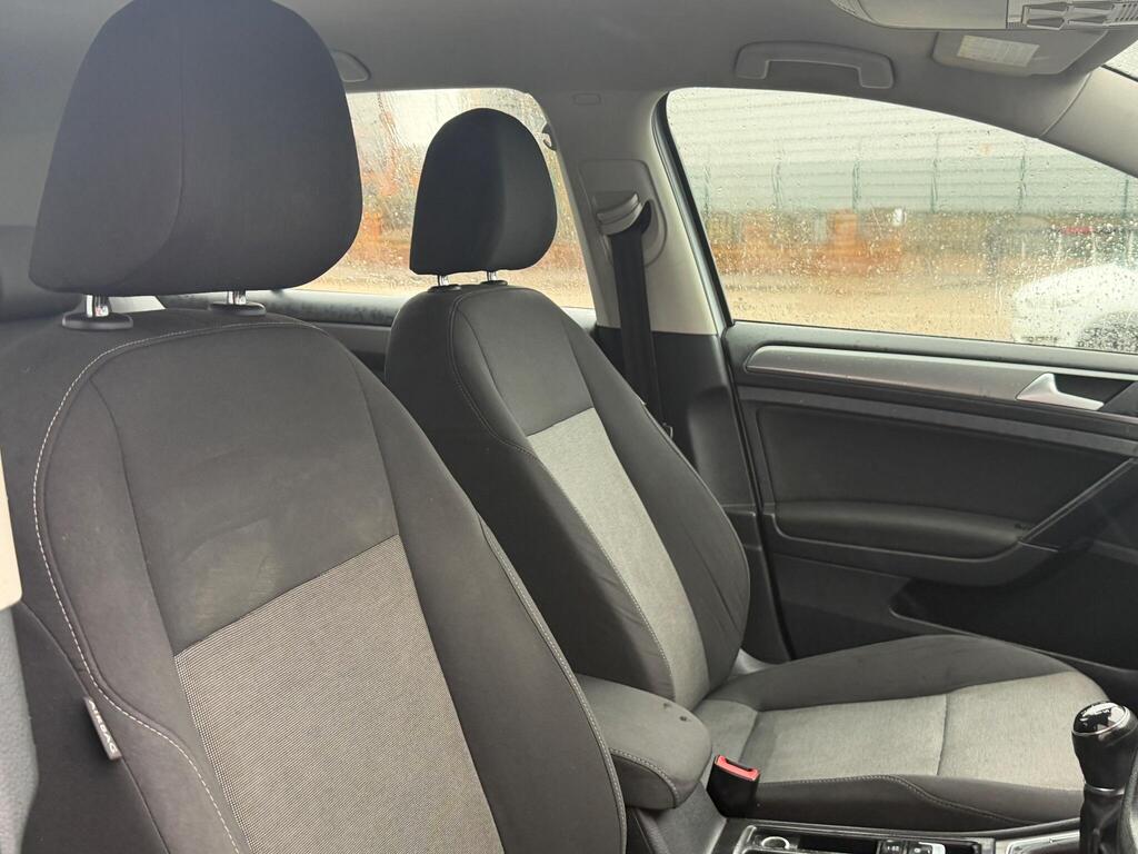 Volkswagen Golf 29