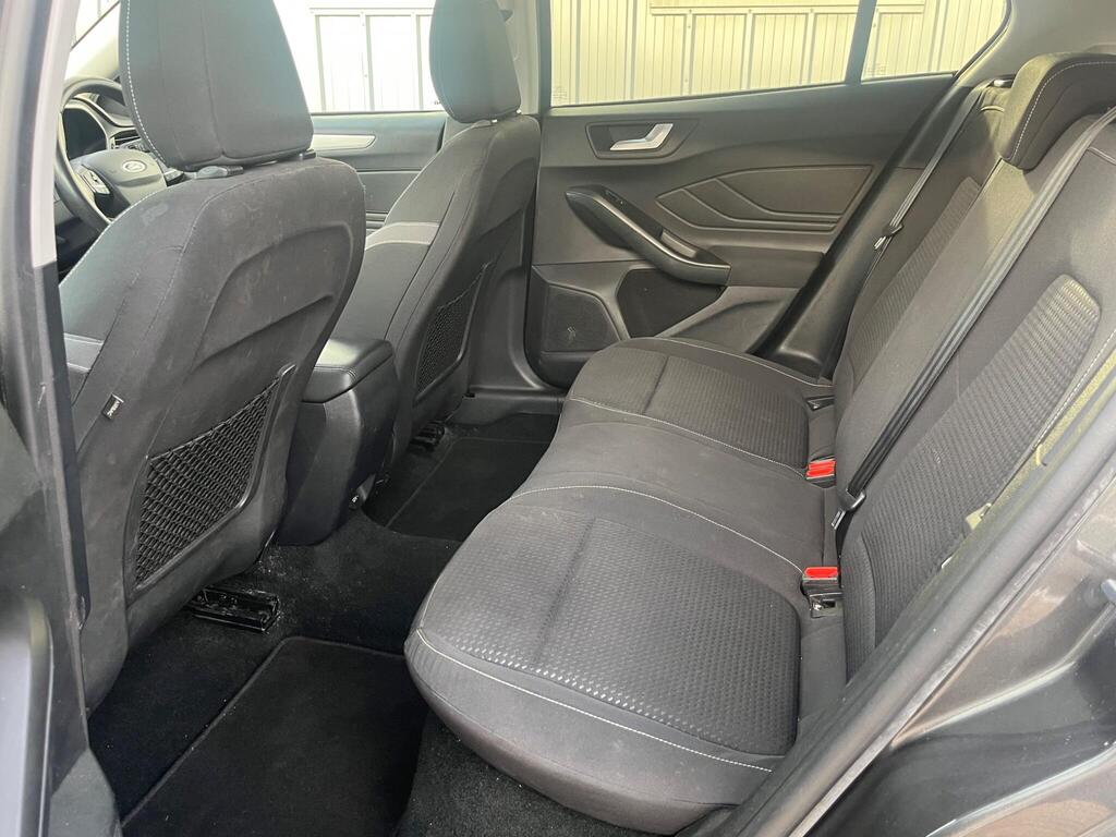 Ford Focus 46