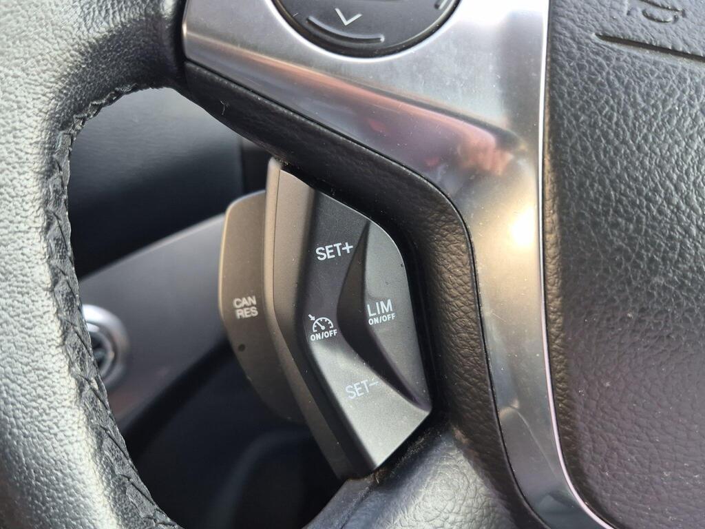 Ford C-Max 26