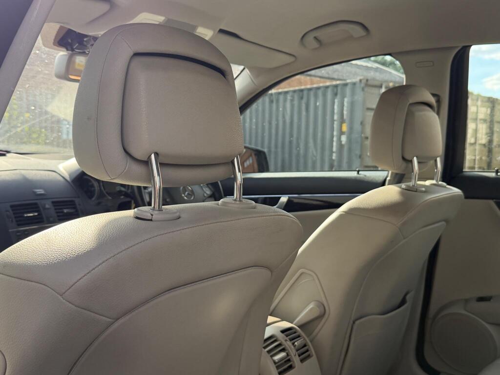 Mercedes-Benz C Class 26