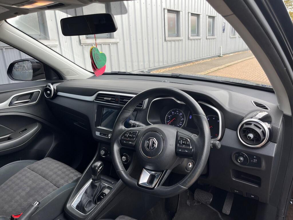 MG MG ZS 32