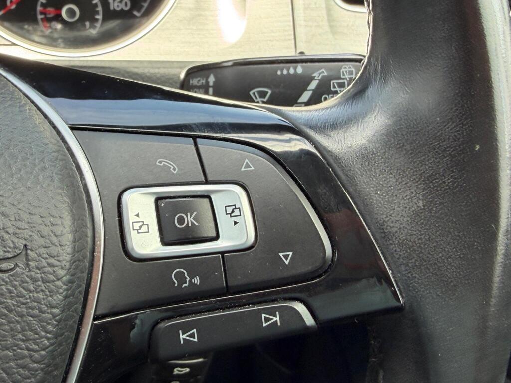 Volkswagen Golf 36