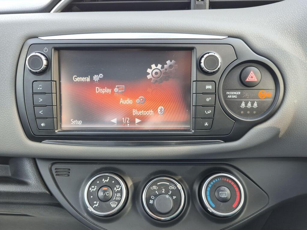 Toyota Yaris 38