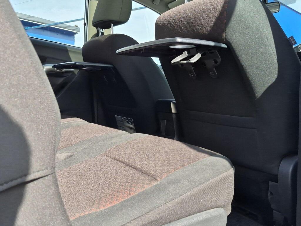 Toyota Verso 16