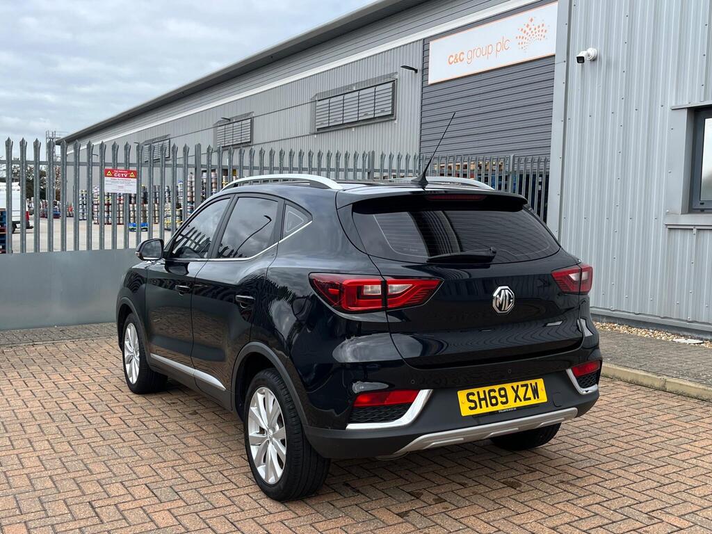 MG MG ZS 17