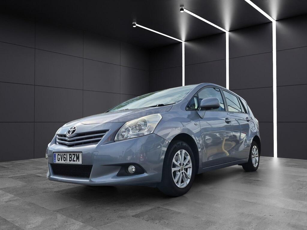 Toyota Verso 3