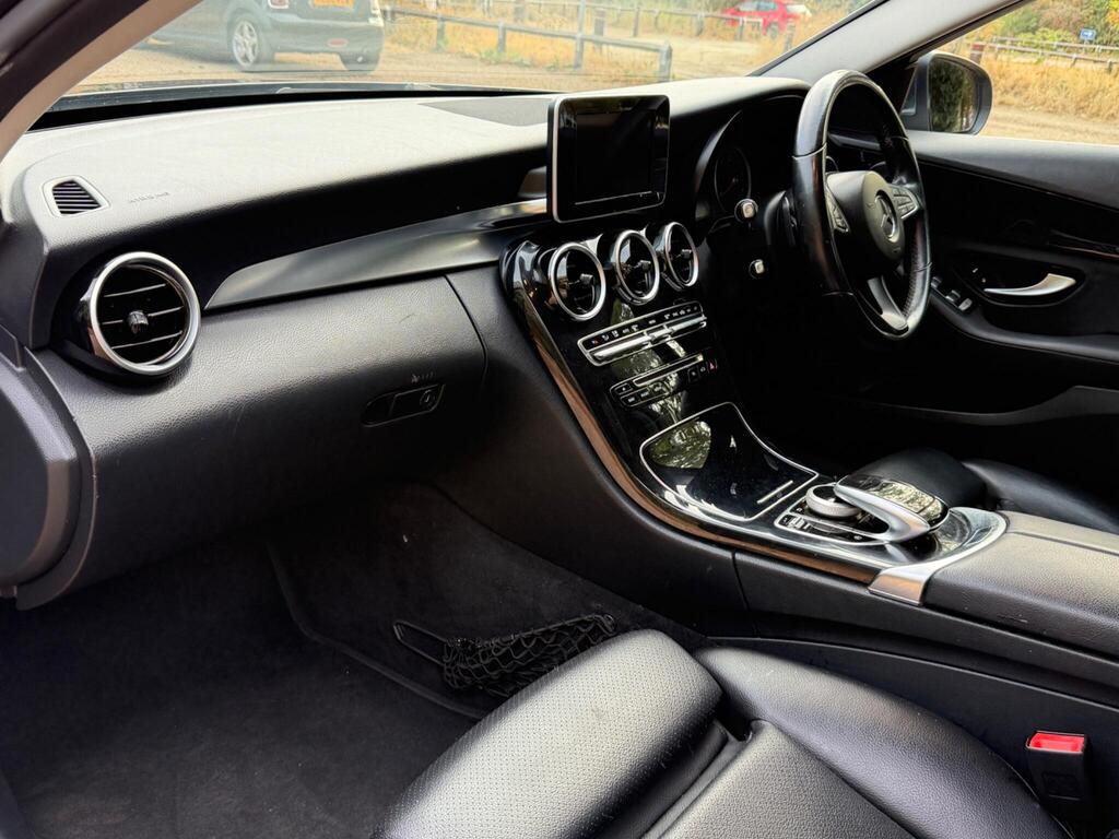 Mercedes-Benz C Class 16