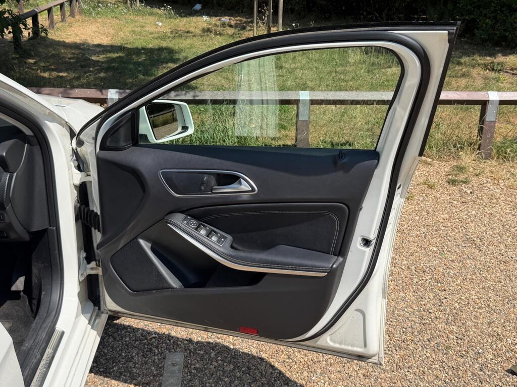 Mercedes-Benz A Class 32