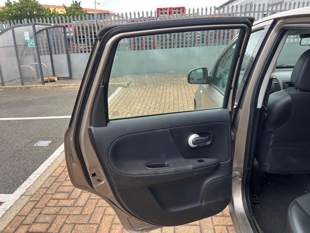 Nissan Note 29
