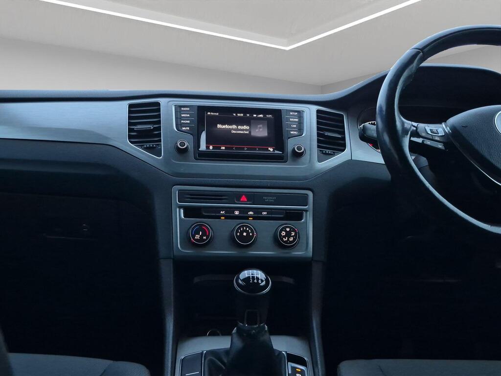 Volkswagen Golf SV 10