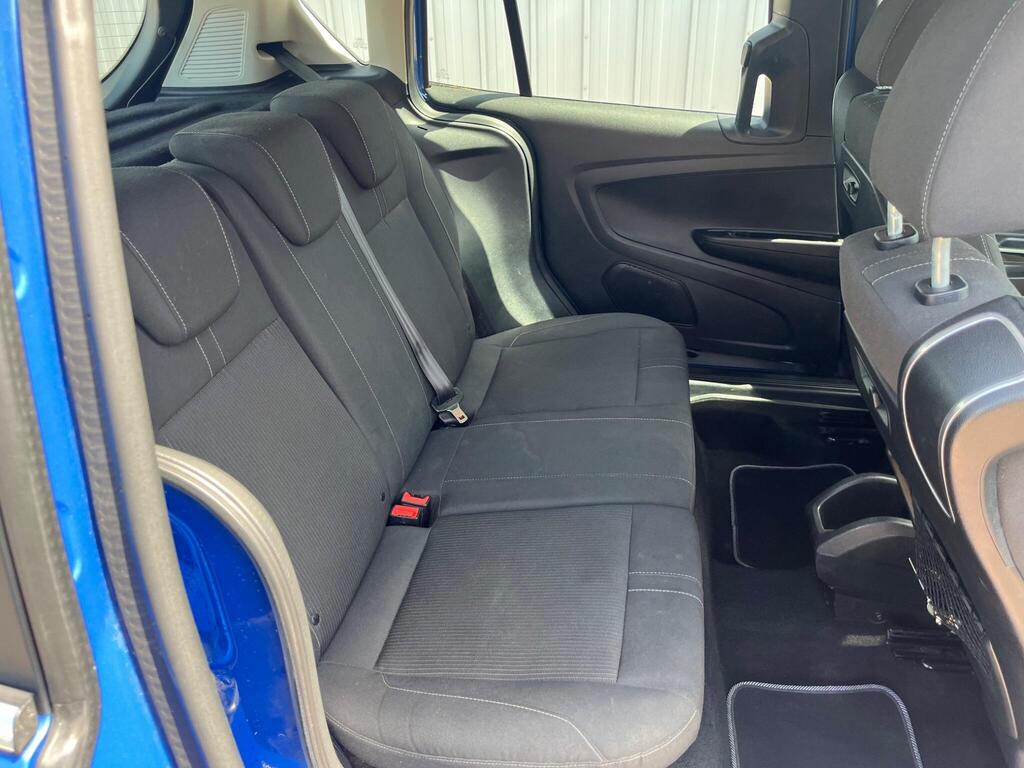 Ford B-Max 34