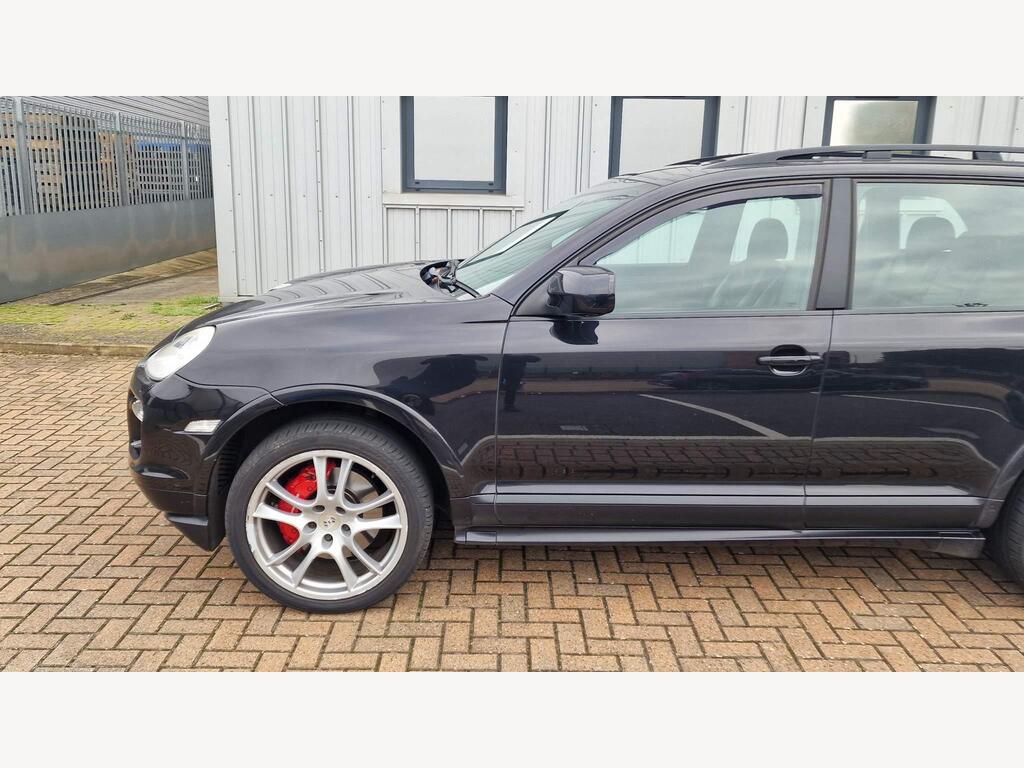 Porsche Cayenne 12
