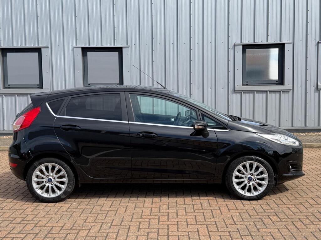 Ford Fiesta 13