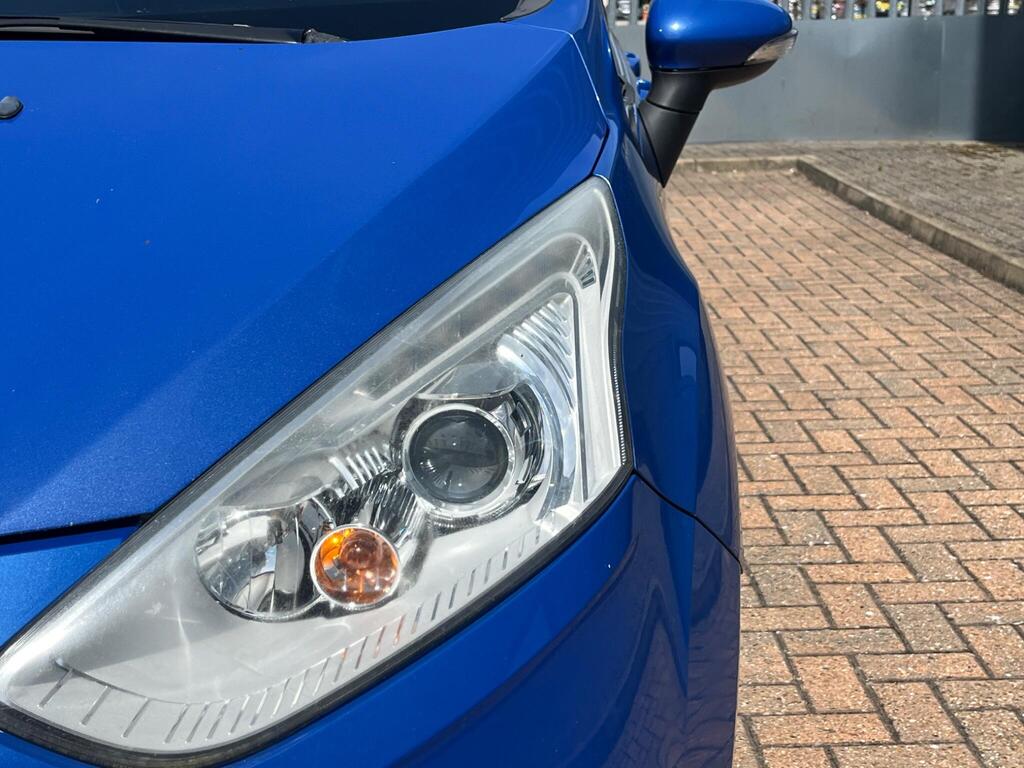 Ford B-Max 57