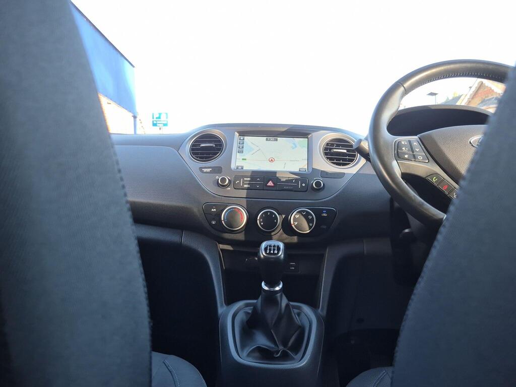 Hyundai i10 9