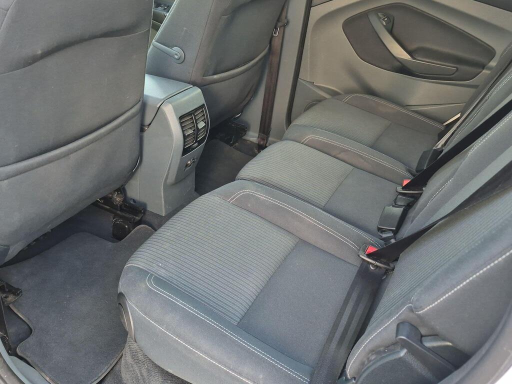 Ford C-Max 24