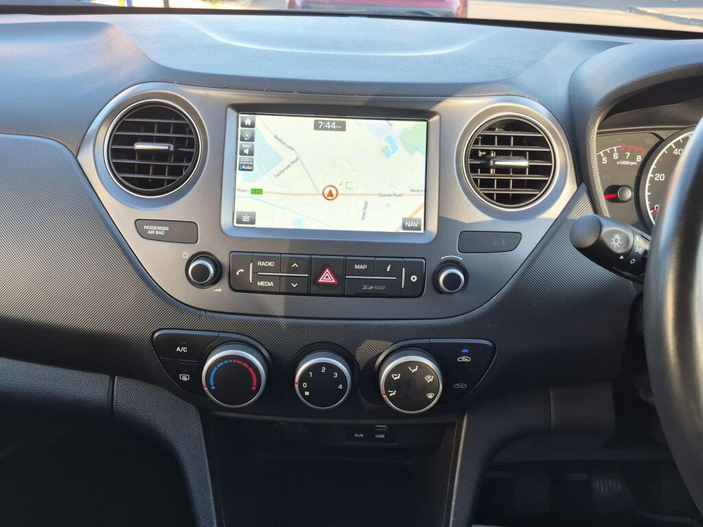 Hyundai i10 37