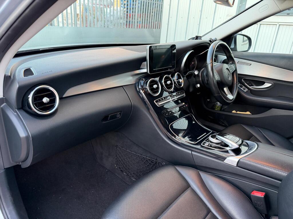 Mercedes-Benz C Class 18