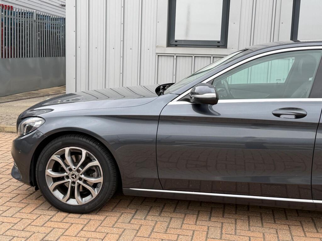 Mercedes-Benz C Class 54