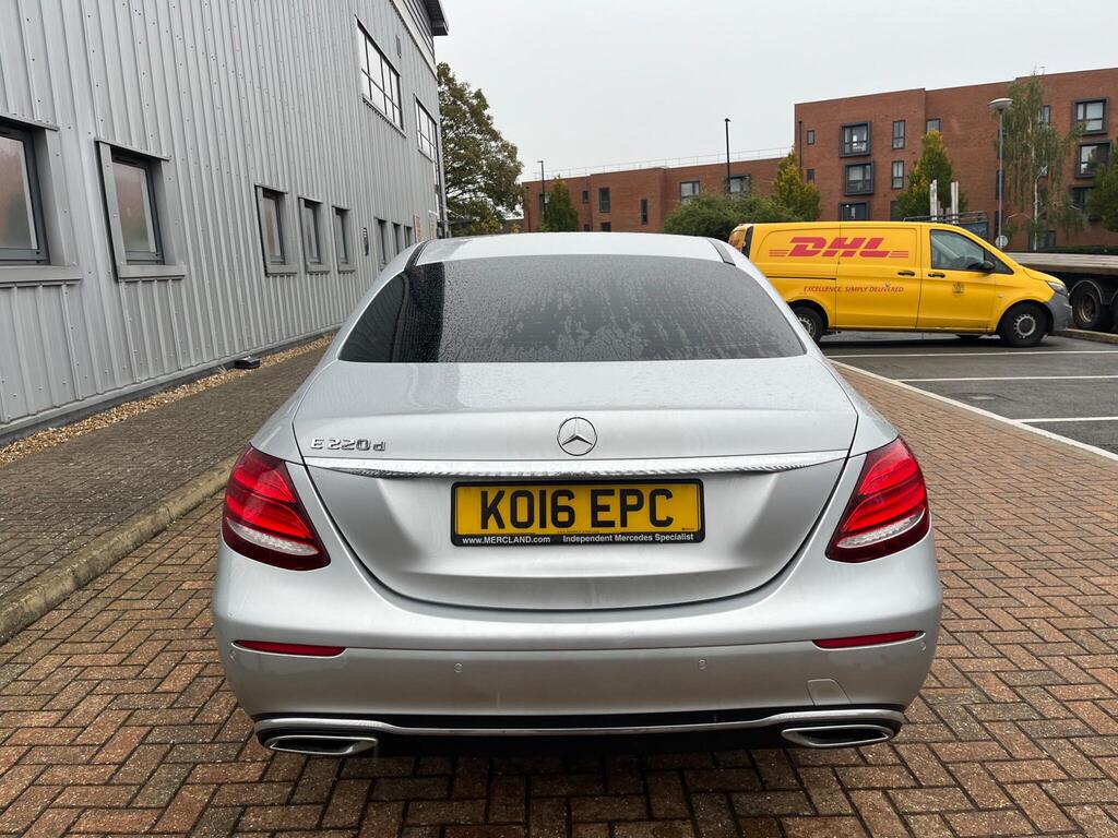 Mercedes-Benz E Class 19