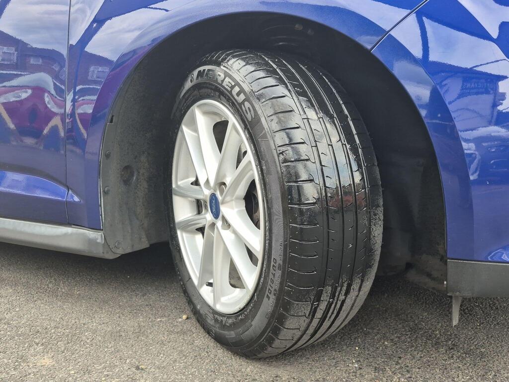 Ford C-Max 28