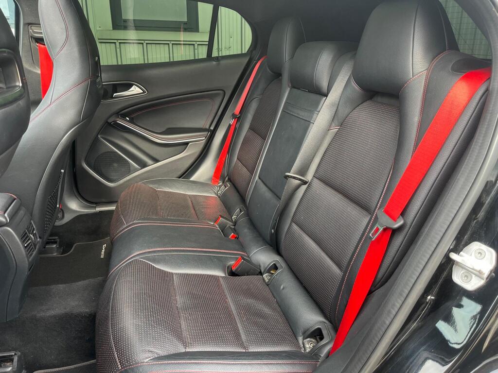 Mercedes-Benz GLA 28