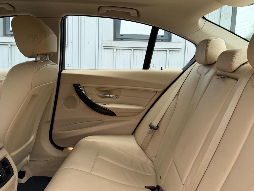 BMW 3 Series 32