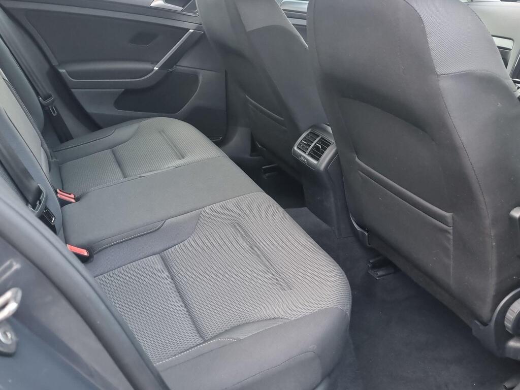 Volkswagen Golf 22
