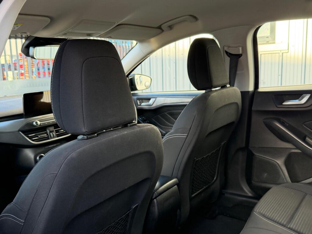 Ford Focus 29