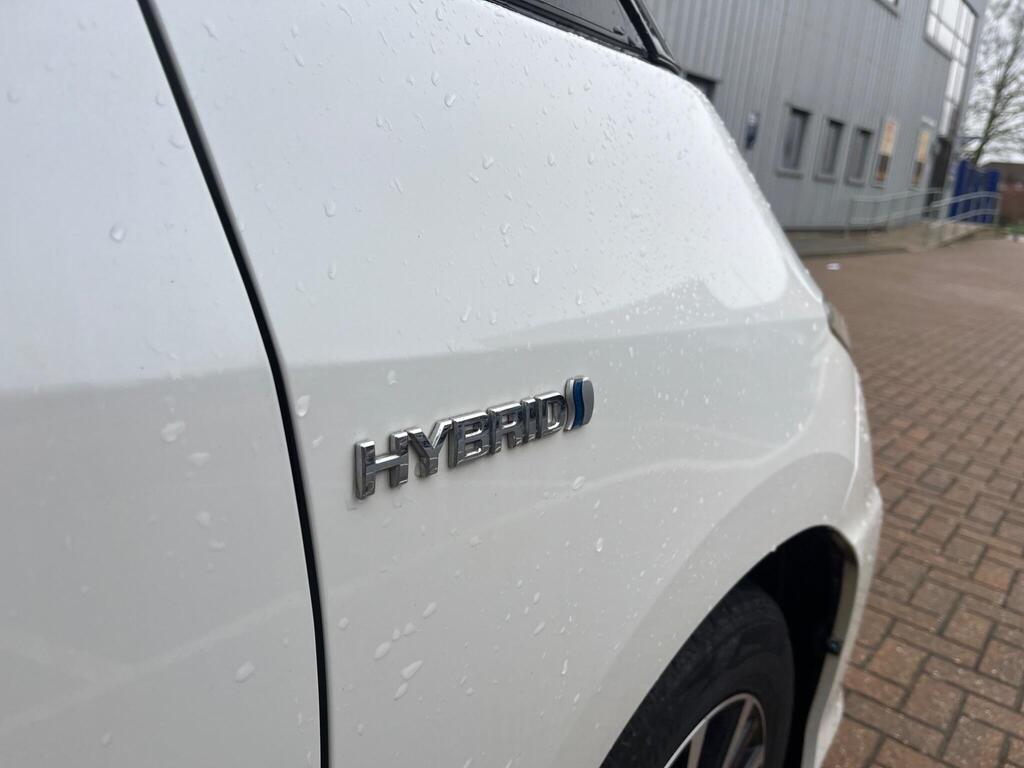 Toyota Estima 64