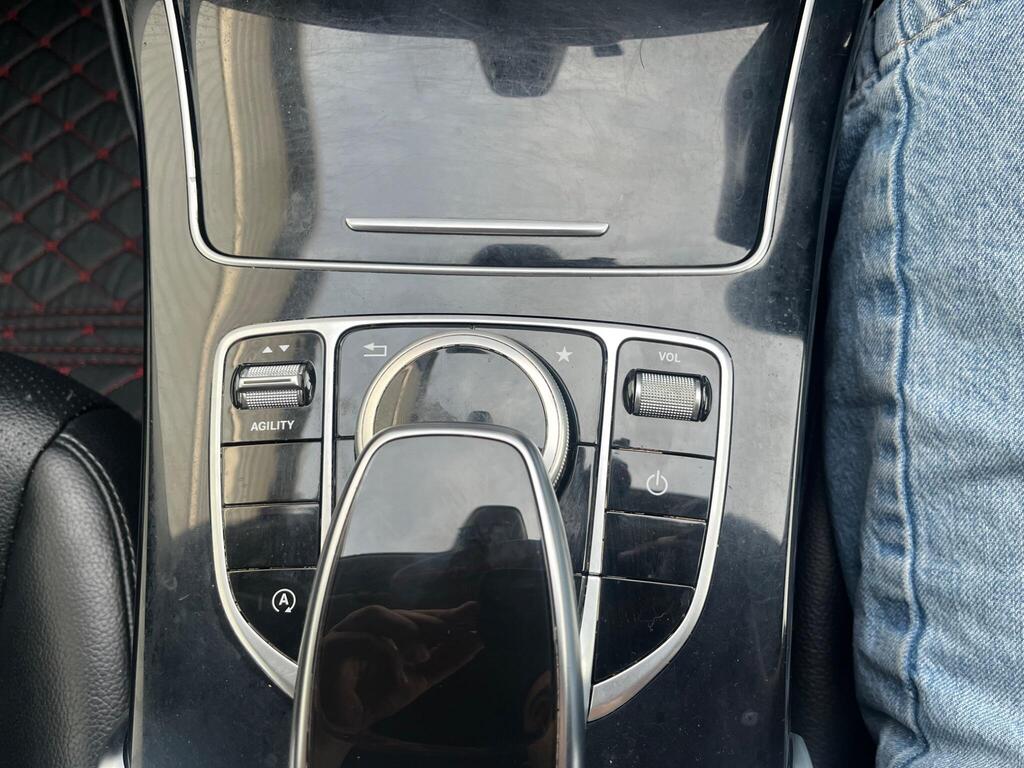 Mercedes-Benz C Class 54