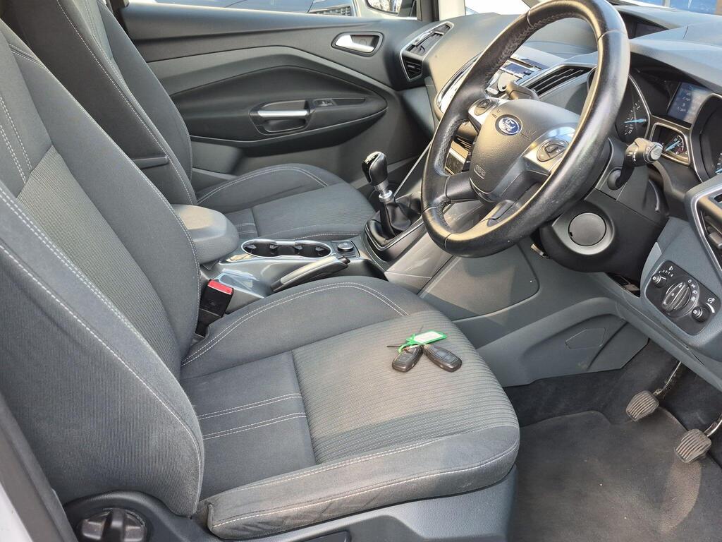 Ford C-Max 18