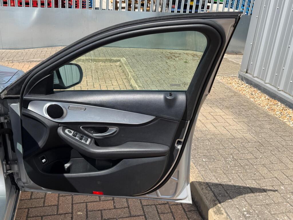 Mercedes-Benz C Class 34