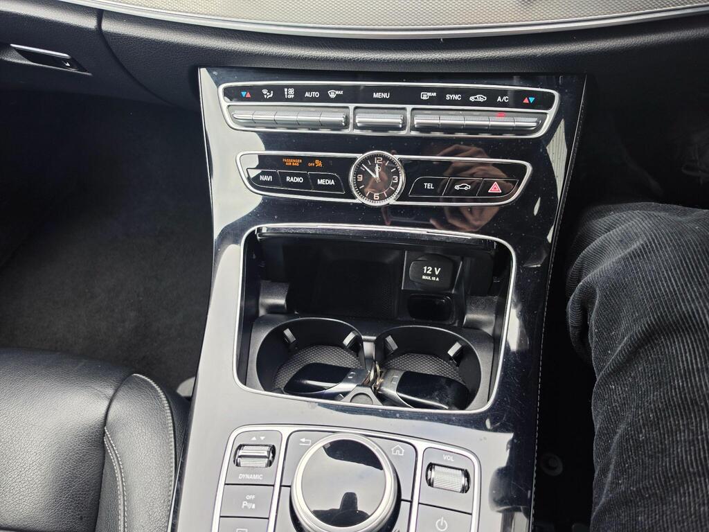 Mercedes-Benz E Class 19