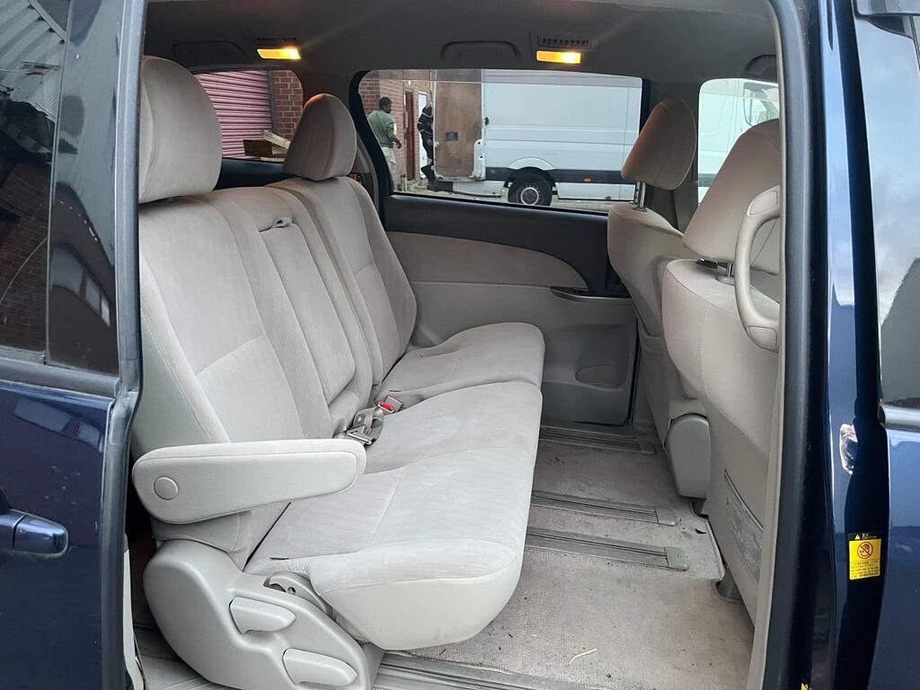 Toyota Estima 30