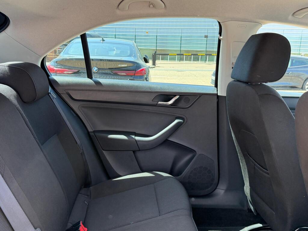 Skoda Rapid 19