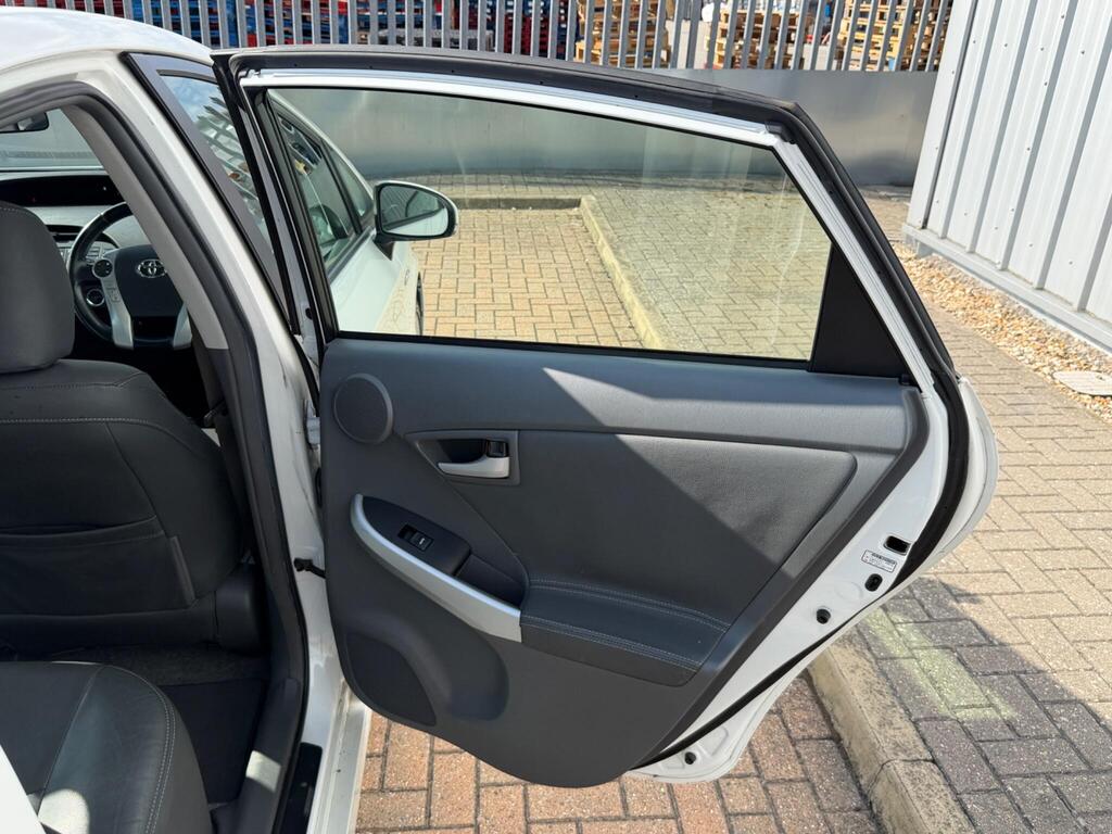 Toyota Prius 33