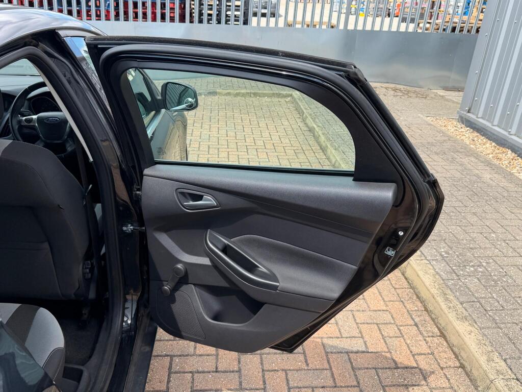 Ford Focus 33