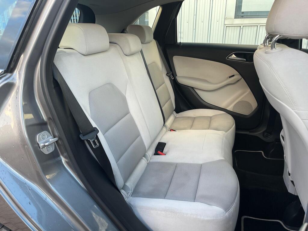 Mercedes-Benz B Class 47