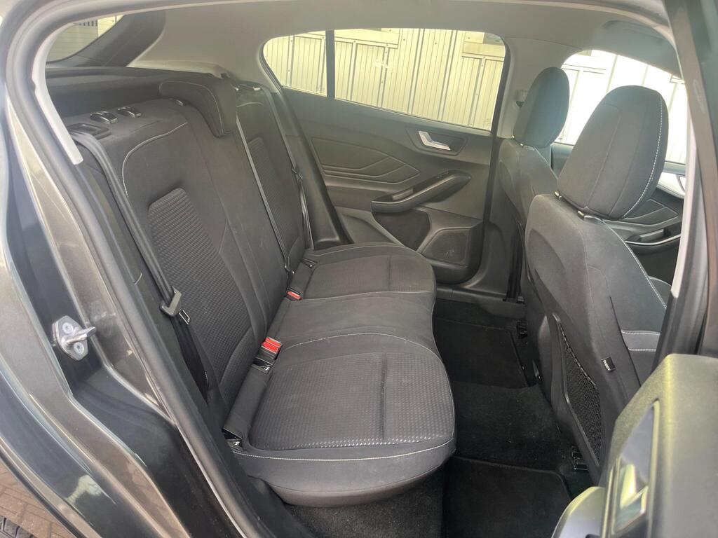 Ford Focus 54
