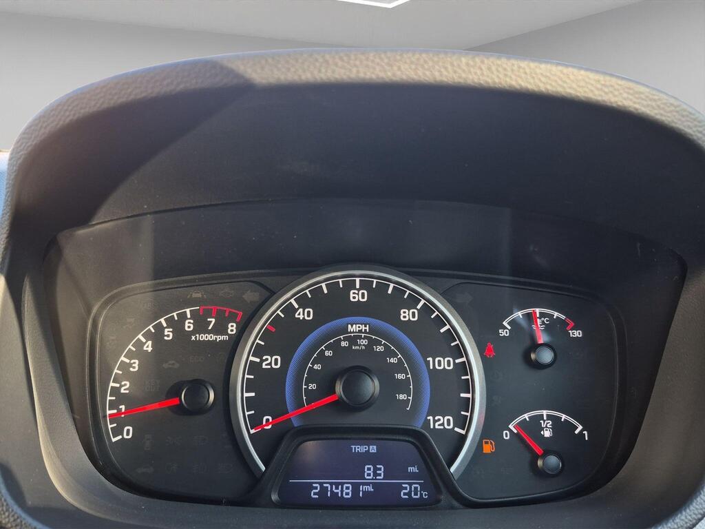 Hyundai i10 38