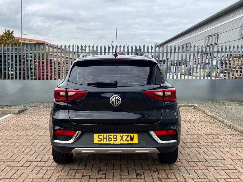 MG MG ZS 22