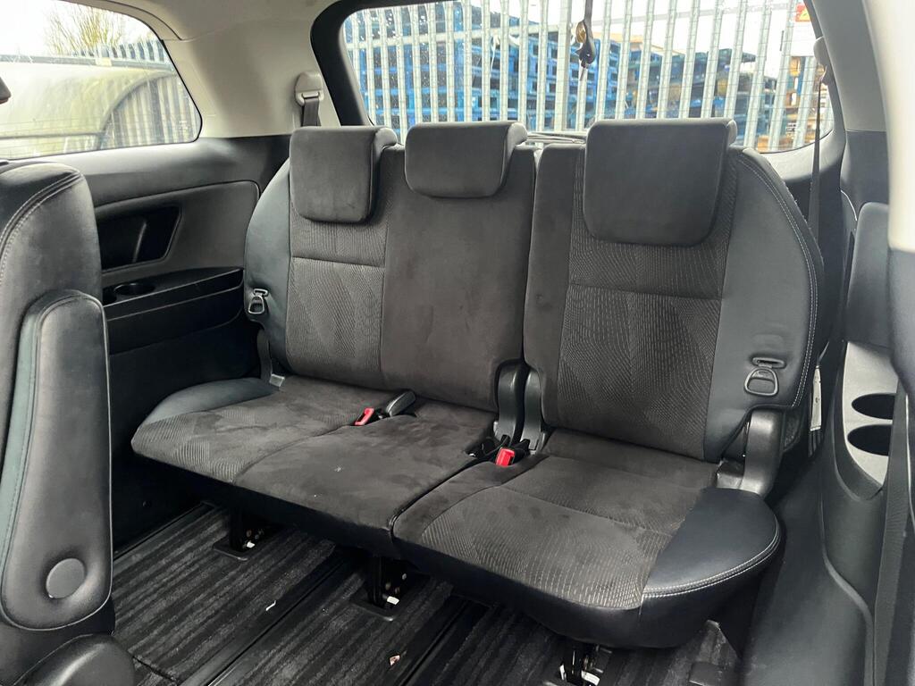 Toyota Estima 32