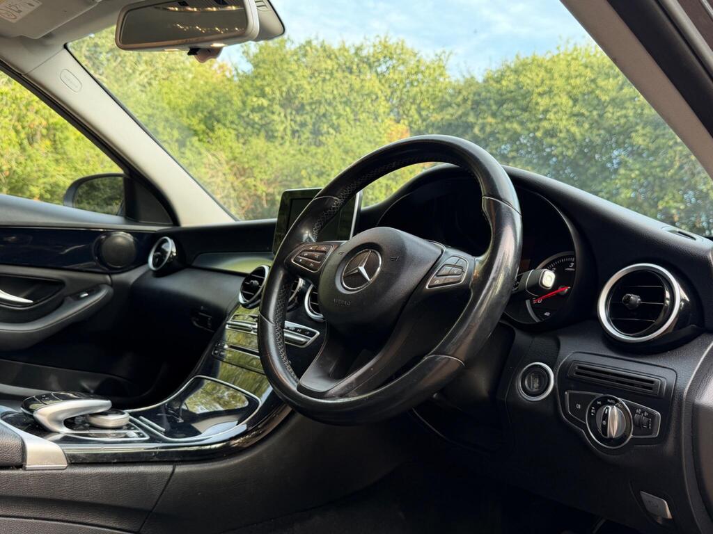 Mercedes-Benz C Class 19