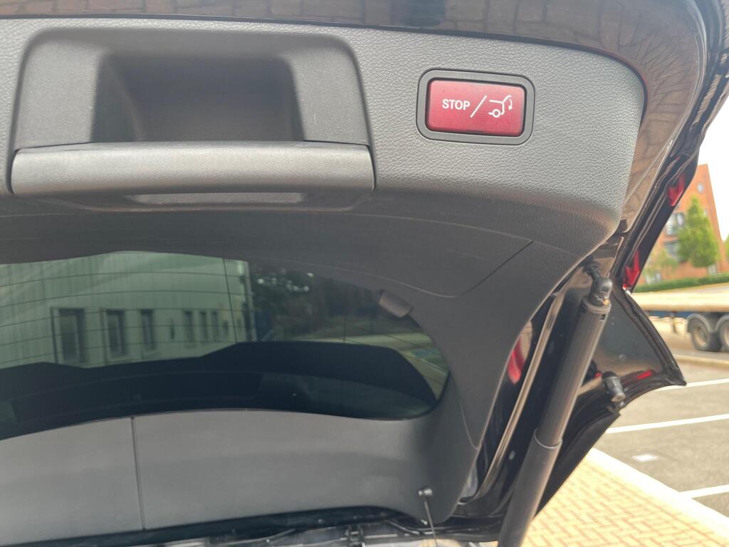 Mercedes-Benz GLA 52