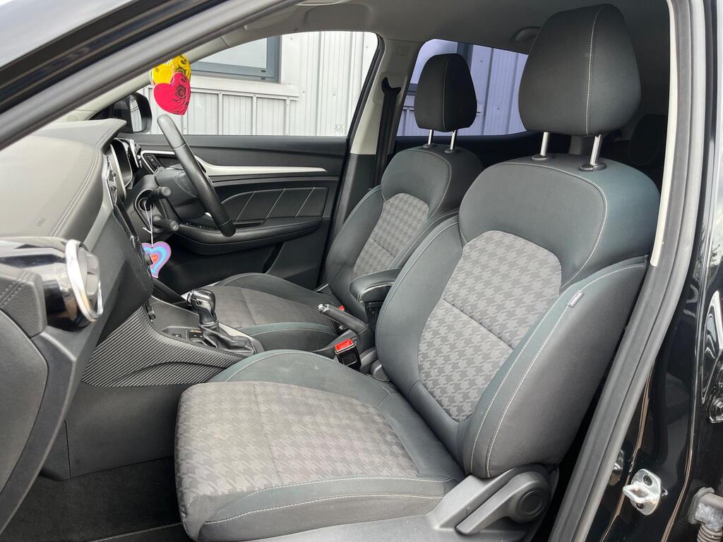 MG MG ZS 76