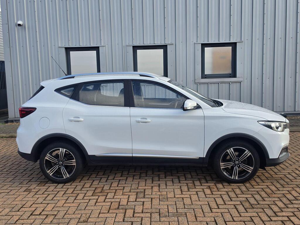 MG MG ZS 10