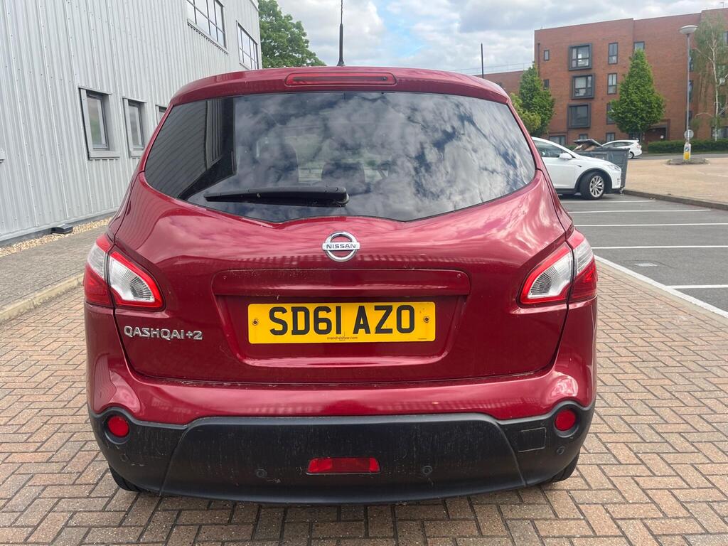 Nissan Qashqai+2 5