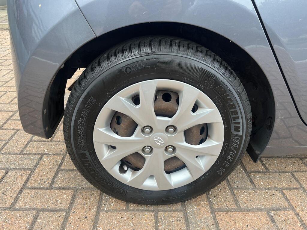 Hyundai i10 44